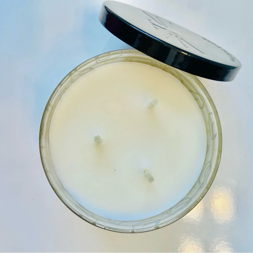 Bath & Body Works Let’s Get Eggcited Marshmallow Fluff 3-Wick Candle - Picture 4 of 4